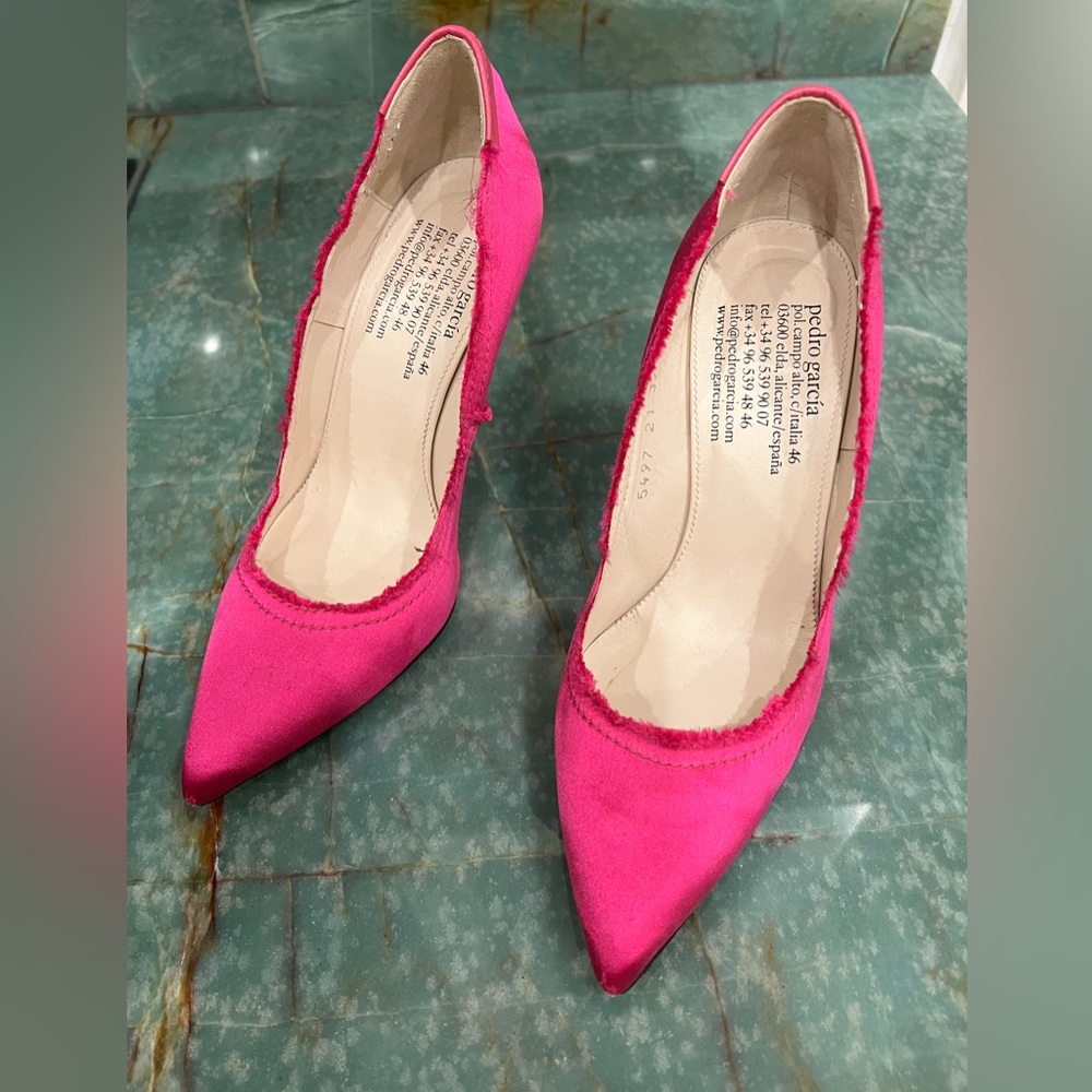 Hot pink Pedro Garcia satin pumps